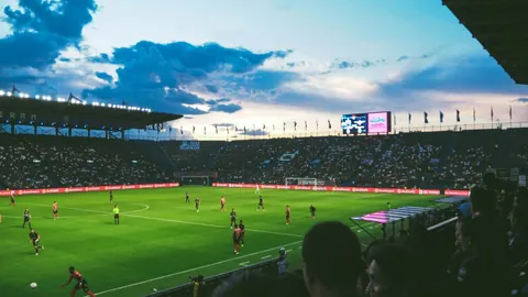 阿森纳客场1-0险胜布伦特福德，恩凯蒂亚助攻尼爾森进球，英联杯第三轮激战告捷